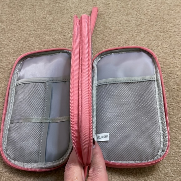 Double zippertravel cord/media travel case.Keep all your chargers in one place - Picture 7 of 7